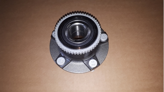 Picture of Left/Right Front Wheel Bearing Flange C31/C32 Models